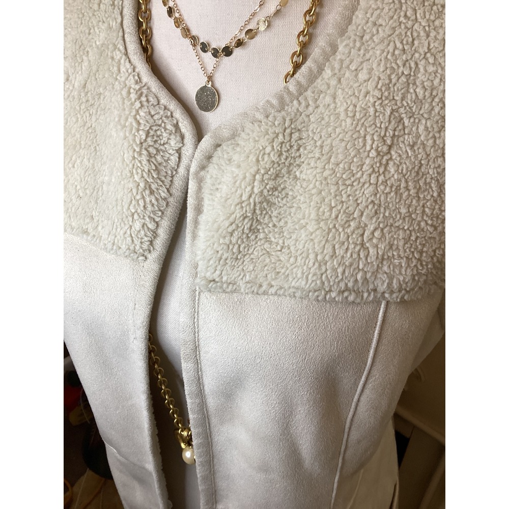White House Black Market Vest Womens Medium Cream Excellent Faux Suede Shearling - Picture 2 of 5